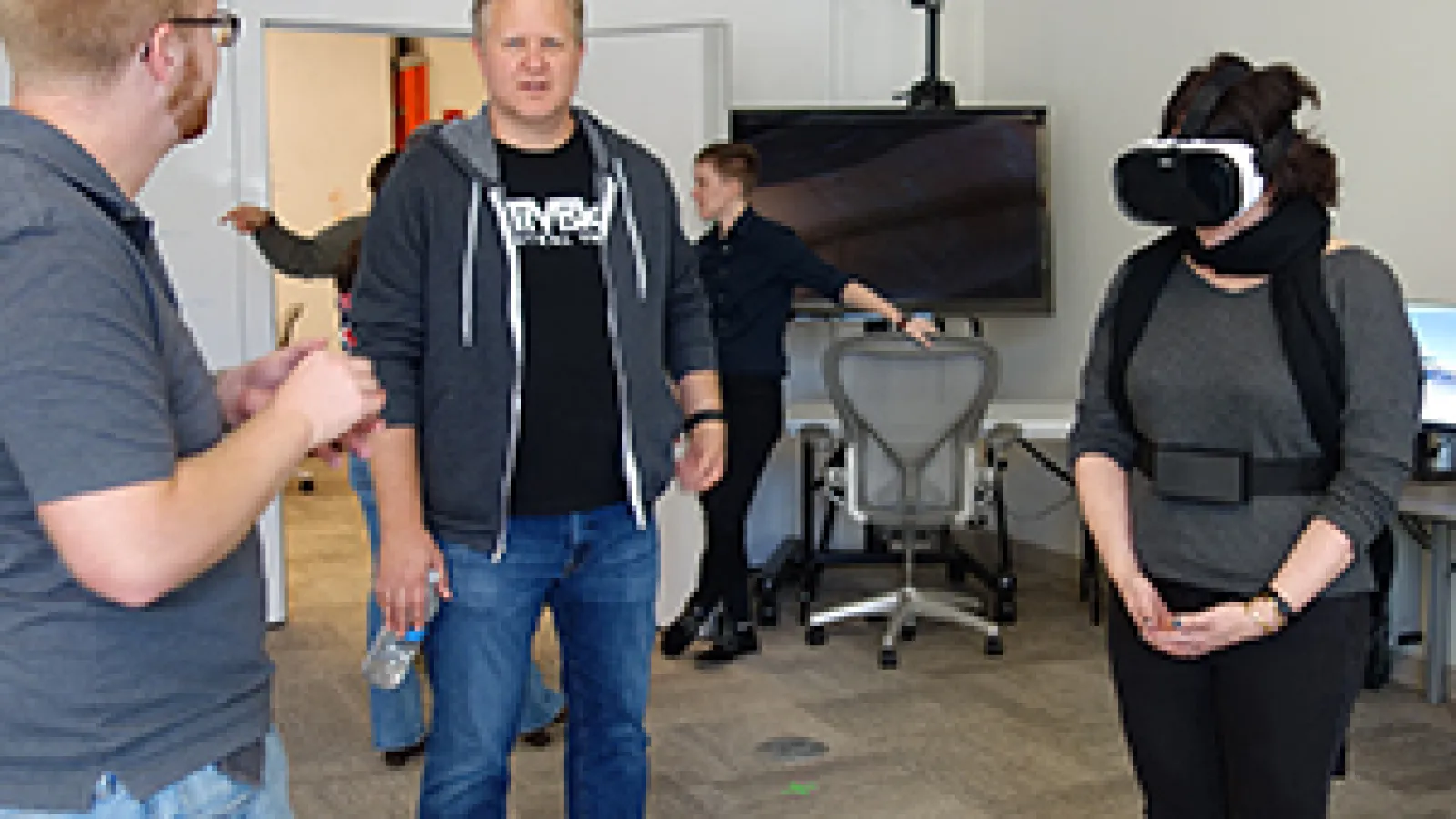 OSU alumnus Brent Watkins visits ACCADs SIM lab