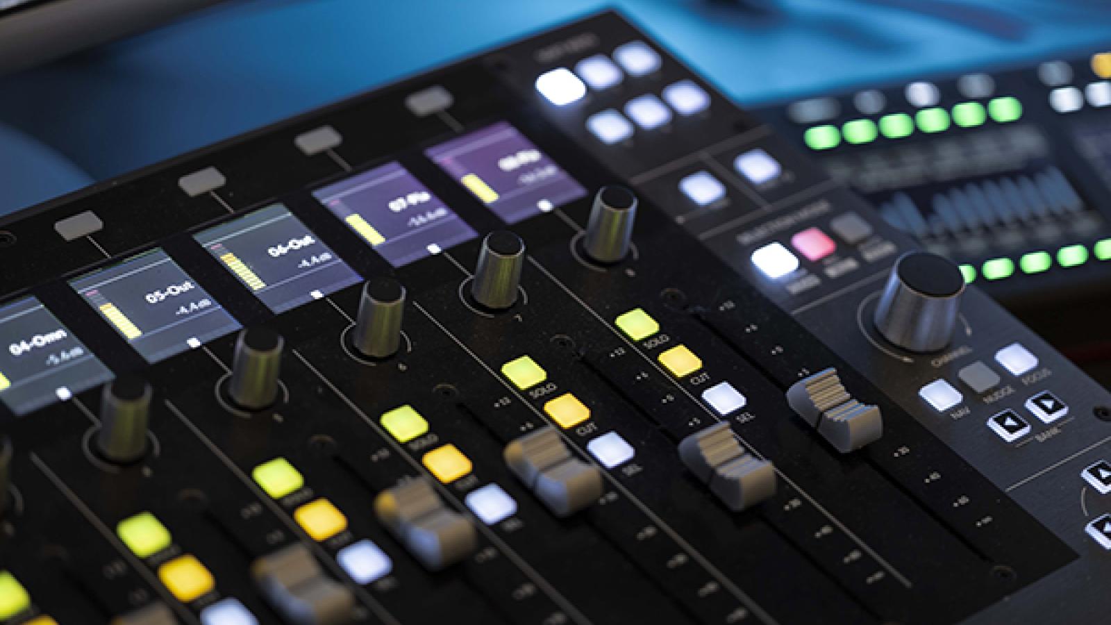 sonic lab output control buttons